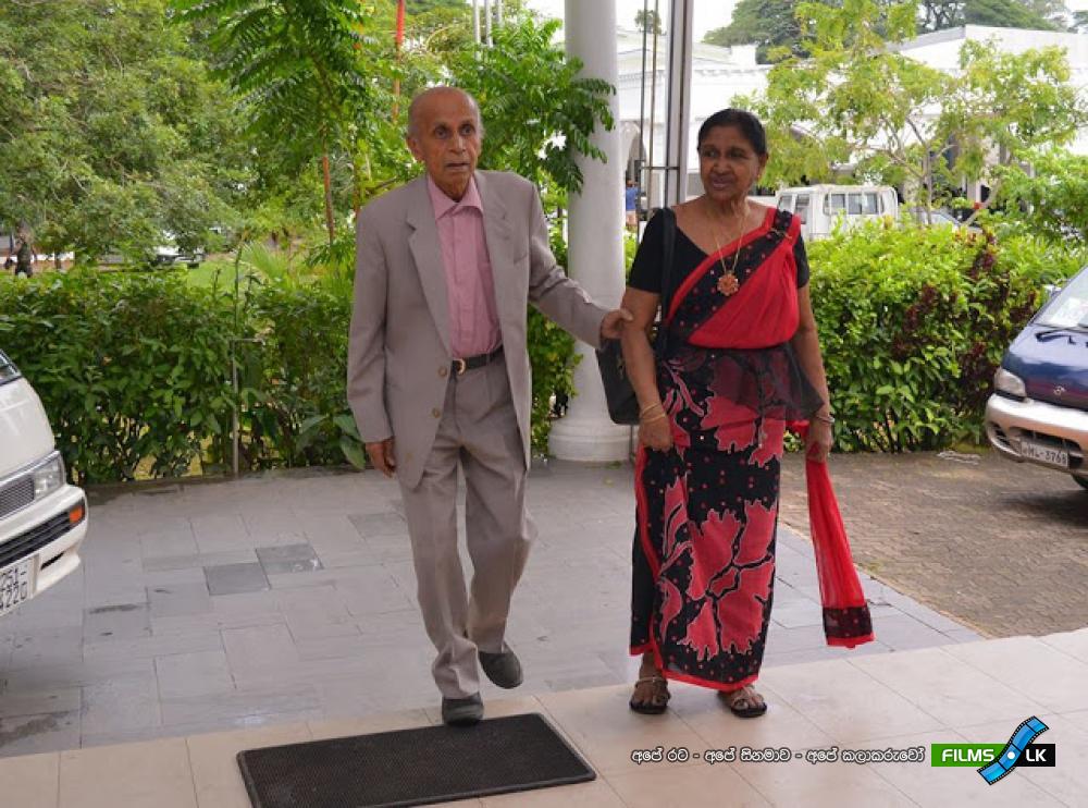 Dr. Nawariyan